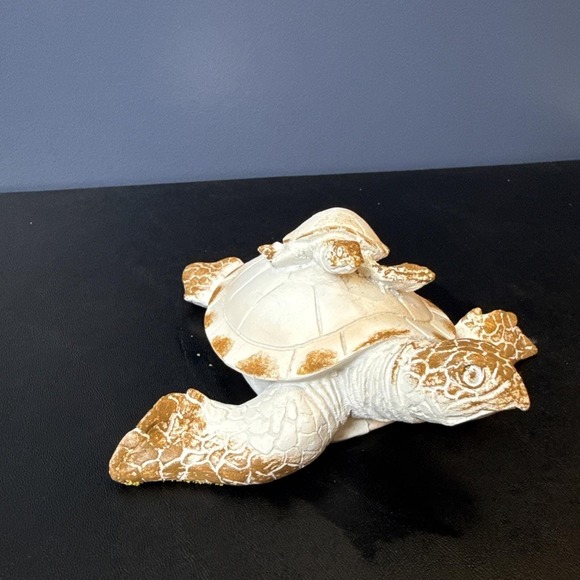 Ocean Sea Turtles Mother And Baby Albino Ivory Colored ~Figurine Statue - Picture 5 of 8